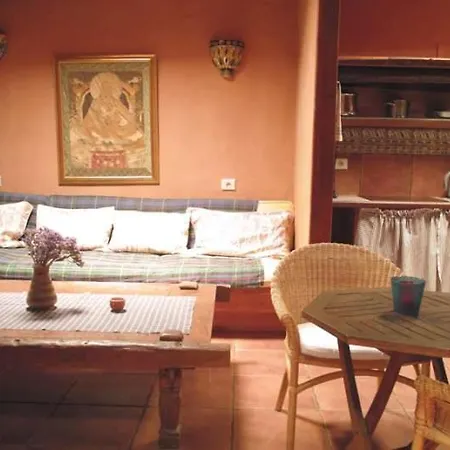 Sleeps 6 Pool Wifi Apartment *