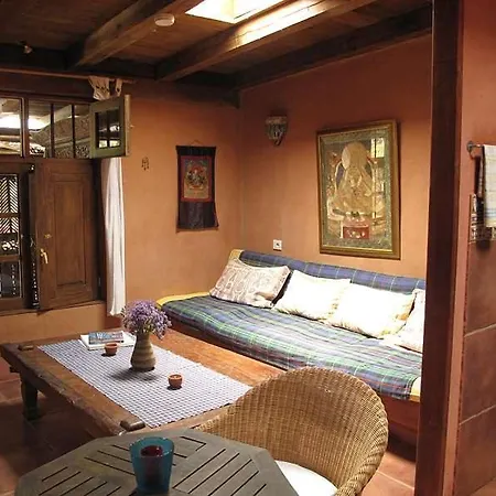 Sleeps 6 Pool Wifi Apartment Uga