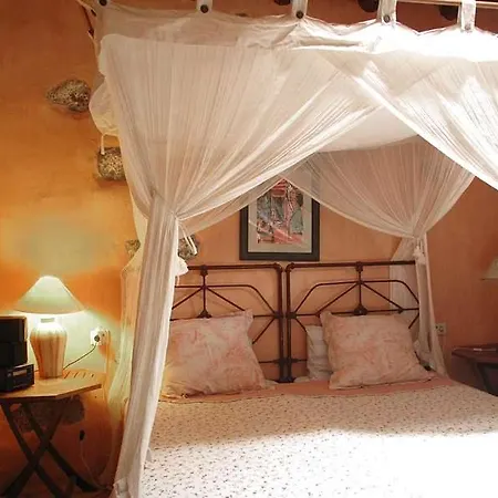 Apartment Sleeps 6 Pool Wifi